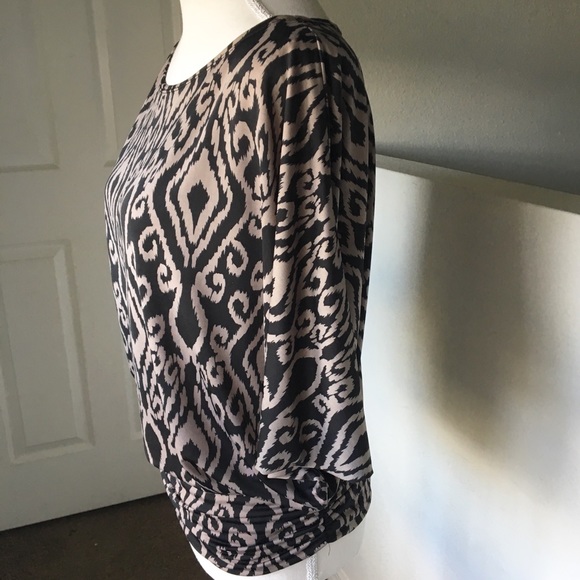 Blouse with cinch waist - Picture 4 of 5